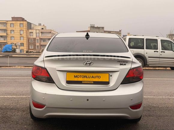 Sahibinden Hyundai Accent Blue 1.6 CRDI Mode 2012 Model  281.000 km Gri