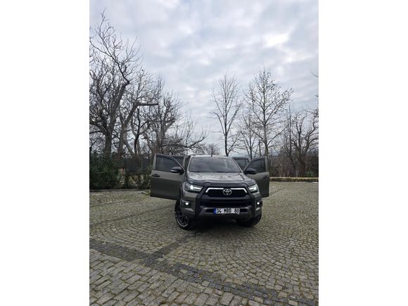 Sahibinden Toyota Hilux 2.4 D-4D 4x4 Invincible 2020 Model