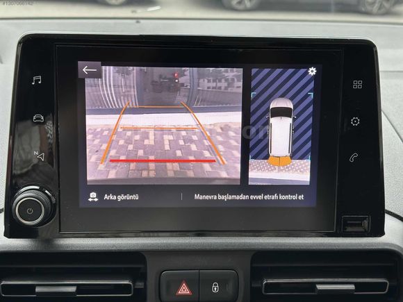 2023 COMBO 1.5 D ULTİMATE CAM TAVAN YETKİLİ SERVİS BAKIMLI