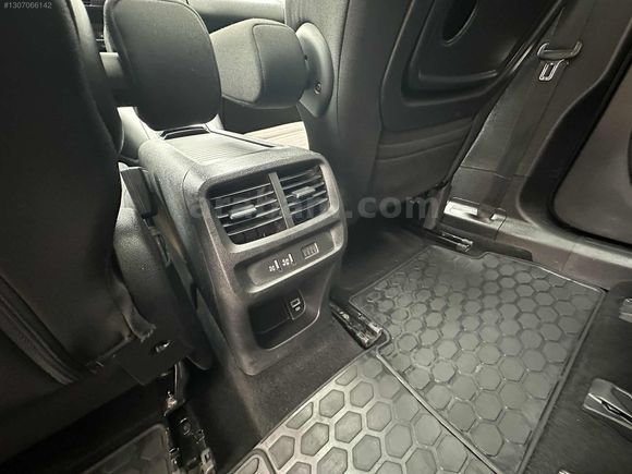 2023 COMBO 1.5 D ULTİMATE CAM TAVAN YETKİLİ SERVİS BAKIMLI