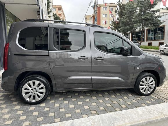 2023 COMBO 1.5 D ULTİMATE CAM TAVAN YETKİLİ SERVİS BAKIMLI