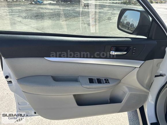 Subaru Center'dan 2010 Outback 2.5 CVT Yetkili Servis Bakımlı