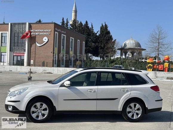 Subaru Center'dan 2010 Outback 2.5 CVT Yetkili Servis Bakımlı