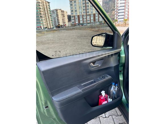 Sahibinden Ford Tourneo Courier 1.5 EcoBlue Active 2024 Model  24.000 km Yeşil (metalik)