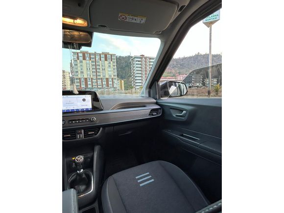 Sahibinden Ford Tourneo Courier 1.5 EcoBlue Active 2024 Model  24.000 km Yeşil (metalik)