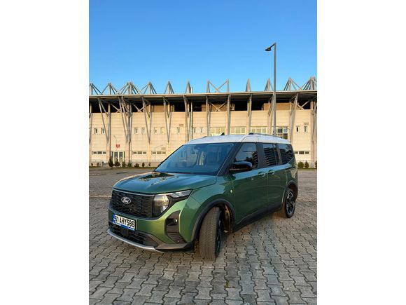 Sahibinden Ford Tourneo Courier 1.5 EcoBlue Active 2024 Model  24.000 km Yeşil (metalik)