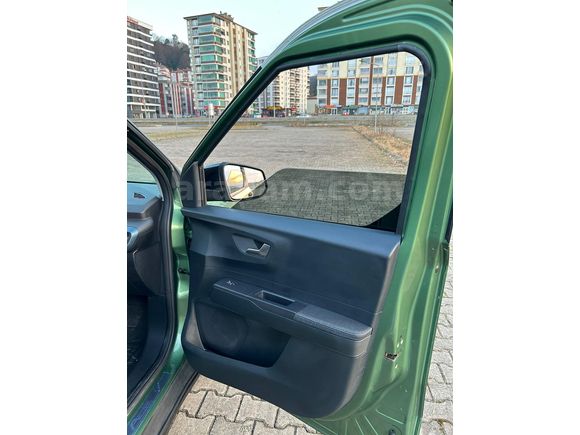 Sahibinden Ford Tourneo Courier 1.5 EcoBlue Active 2024 Model  24.000 km Yeşil (metalik)