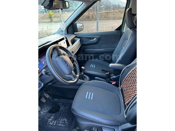 Sahibinden Ford Tourneo Courier 1.5 EcoBlue Active 2024 Model  24.000 km Yeşil (metalik)