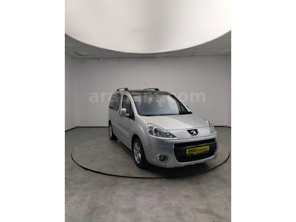 BMD OTOMOTİV 2012-246.000 KM PARTNER TEPEE PREMİUM ZENİTh P.