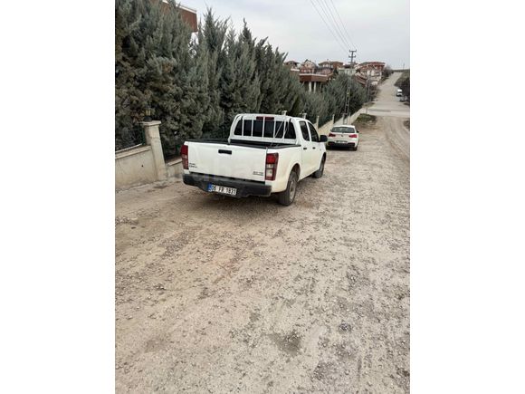 Sahibinden Isuzu D-Max 2.5 4x2 2015 Model 