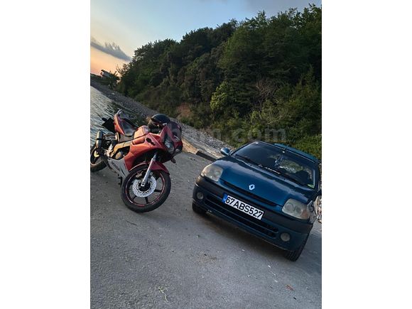 Sahibinden Renault Clio 1.6 klimalı RXT 2001 Model