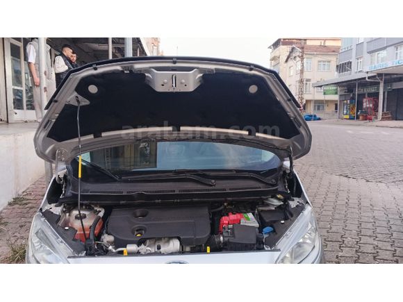 Sahibinden Ford Tourneo Courier 1.6 TDCi Titanium Plus 2017 Model