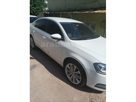 Sahibinden Volkswagen Passat 1.6 TDi BlueMotion Comfortline 2012 Model  285.000 km Beyaz