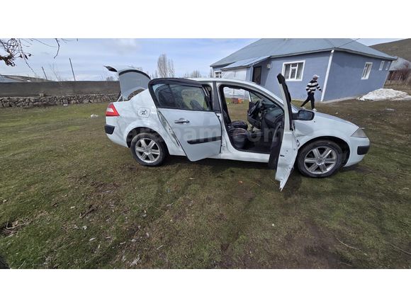Sahibinden Renault Megane 1.6 Authentique 2005 Model