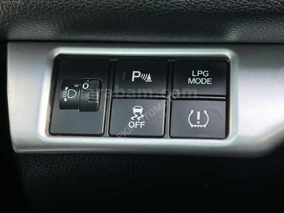 2019 ÇIKIŞ HASAR KAYITSIZ MAKYAJLI KASA SUNROOF GERİ GÖRÜŞ FULL