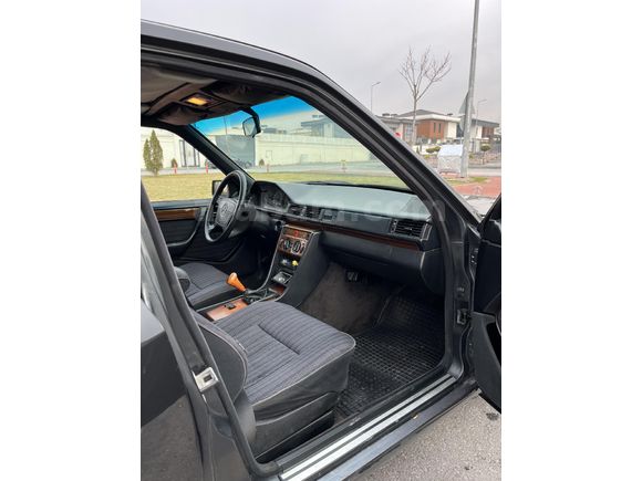 Sahibinden Mercedes - Benz E 200 1993 Model