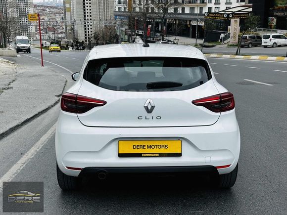 DERE MOTORS'DAN 2022 MODEL RENAULT CLIO 108,000 KM