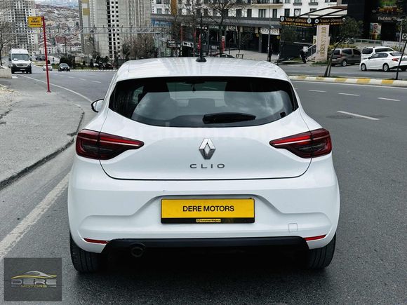 DERE MOTORS'DAN 2022 MODEL RENAULT CLIO 108,000 KM