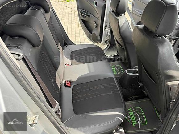 YEŞİLMOTORSDAN CAM TAVANLI OPEL CORSA
