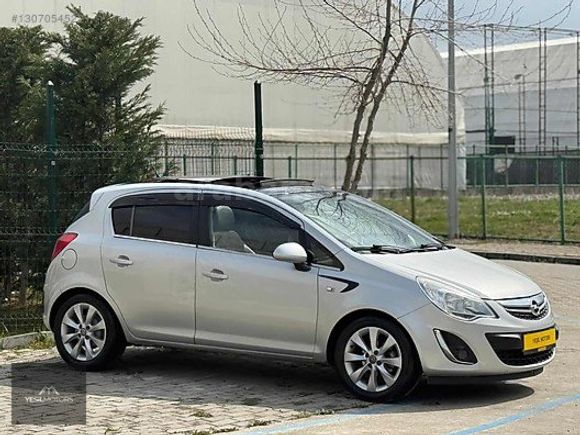 YEŞİLMOTORSDAN CAM TAVANLI OPEL CORSA