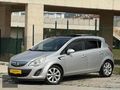 YEŞİLMOTORSDAN CAM TAVANLI OPEL CORSA