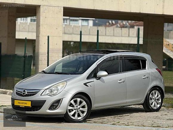 YEŞİLMOTORSDAN CAM TAVANLI OPEL CORSA