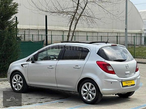 YEŞİLMOTORSDAN CAM TAVANLI OPEL CORSA