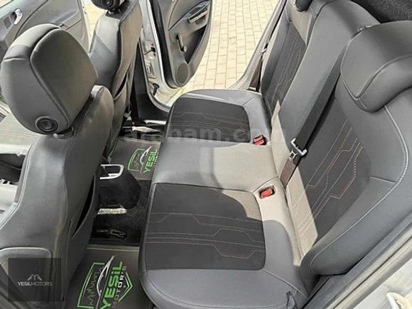 YEŞİLMOTORSDAN CAM TAVANLI OPEL CORSA