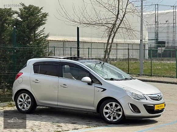 YEŞİLMOTORSDAN CAM TAVANLI OPEL CORSA