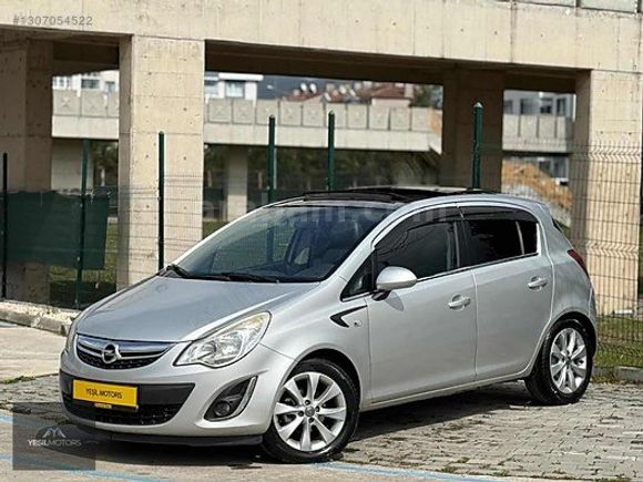 YEŞİLMOTORSDAN CAM TAVANLI OPEL CORSA