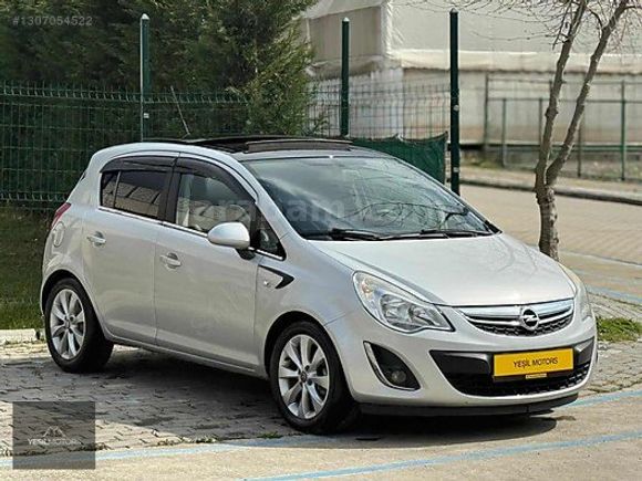 YEŞİLMOTORSDAN CAM TAVANLI OPEL CORSA
