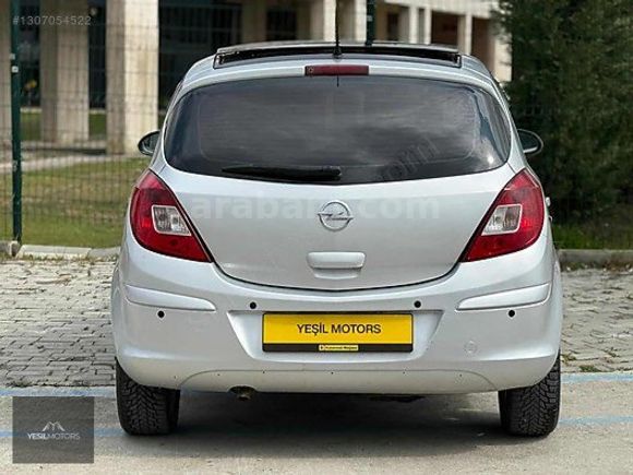 YEŞİLMOTORSDAN CAM TAVANLI OPEL CORSA