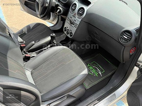 YEŞİLMOTORSDAN CAM TAVANLI OPEL CORSA