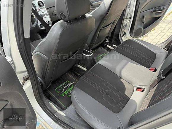 YEŞİLMOTORSDAN CAM TAVANLI OPEL CORSA