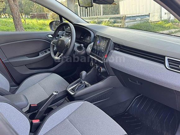 2024 MODEL RENAULT CLİO 1.0TCE 9BİN KM HATASIZ/1.050.000TL KREDİ