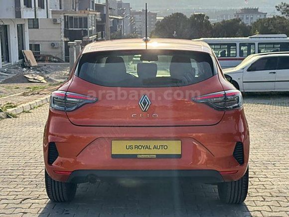 2024 MODEL RENAULT CLİO 1.0TCE 9BİN KM HATASIZ/1.050.000TL KREDİ