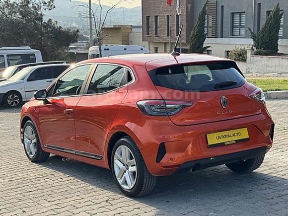 2024 MODEL RENAULT CLİO 1.0TCE 9BİN KM HATASIZ/1.050.000TL KREDİ