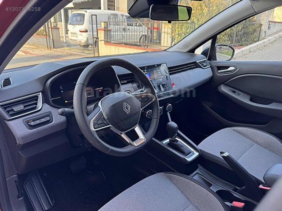 2024 MODEL RENAULT CLİO 1.0TCE 9BİN KM HATASIZ/1.050.000TL KREDİ