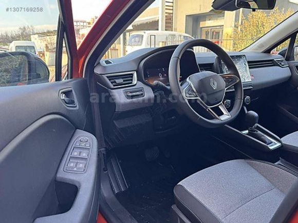 2024 MODEL RENAULT CLİO 1.0TCE 9BİN KM HATASIZ/1.050.000TL KREDİ