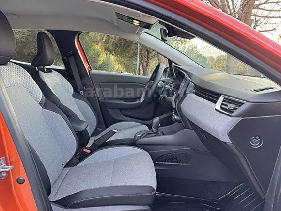 2024 MODEL RENAULT CLİO 1.0TCE 9BİN KM HATASIZ/1.050.000TL KREDİ