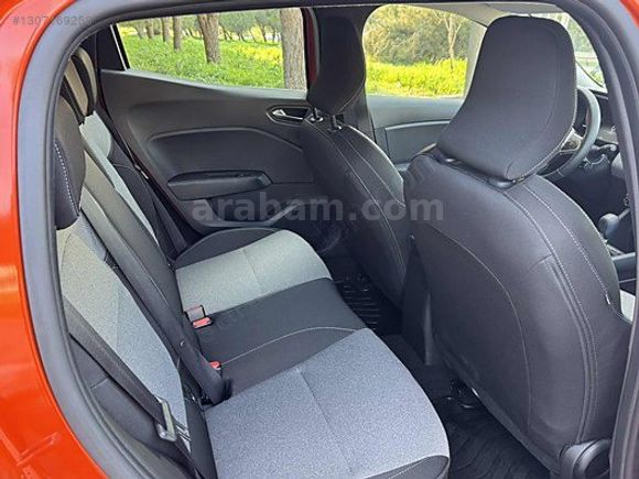 2024 MODEL RENAULT CLİO 1.0TCE 9BİN KM HATASIZ/1.050.000TL KREDİ