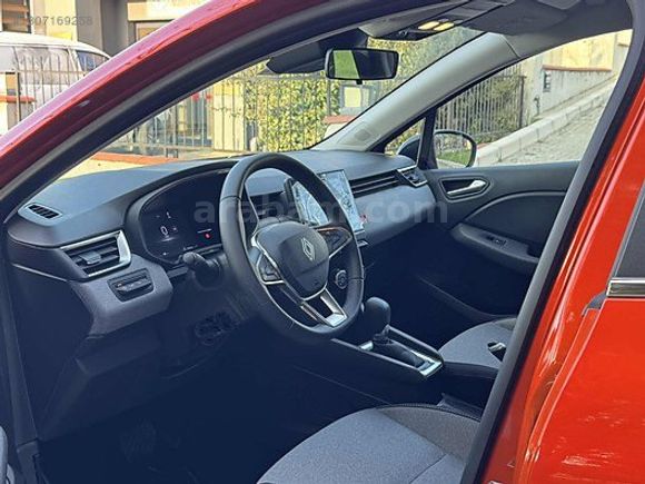 2024 MODEL RENAULT CLİO 1.0TCE 9BİN KM HATASIZ/1.050.000TL KREDİ