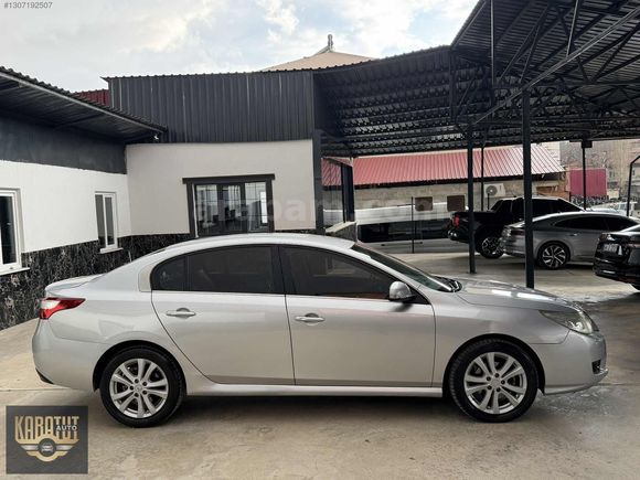 KARATUT AUTO'DAN 2013 BOYASIZ LATİTUDE 1.5 DCİ KK TEK ÇKM 0 KOM