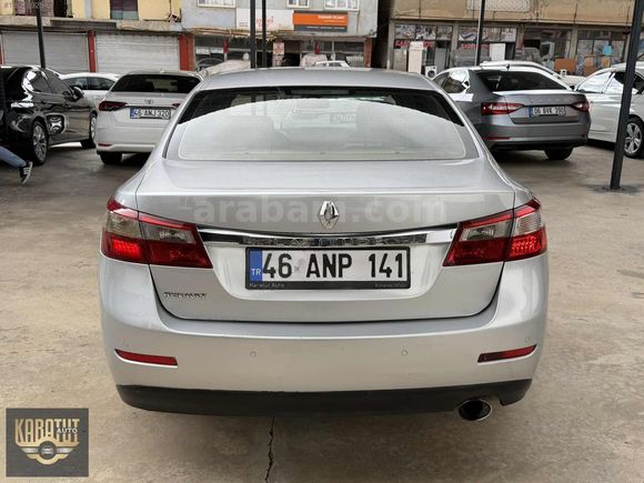 KARATUT AUTO'DAN 2013 BOYASIZ LATİTUDE 1.5 DCİ KK TEK ÇKM 0 KOM