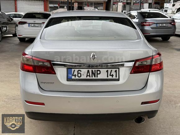 KARATUT AUTO'DAN 2013 BOYASIZ LATİTUDE 1.5 DCİ KK TEK ÇKM 0 KOM