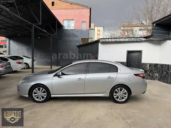 KARATUT AUTO'DAN 2013 BOYASIZ LATİTUDE 1.5 DCİ KK TEK ÇKM 0 KOM