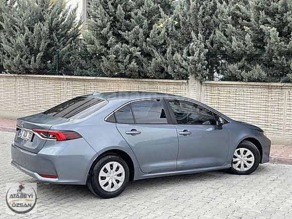 DEĞİŞENSİZ HATASIZ 2022 COROLLA 1.5 vision multidrive s