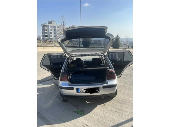 Acil memurdan  Volkswagen Golf 1.6 