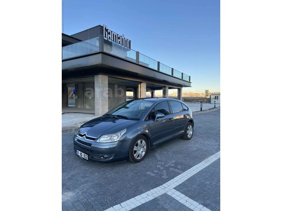 Cam Tavanlı Citroen C4 