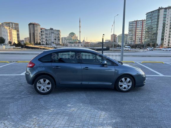 Cam Tavanlı Citroen C4 